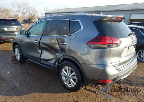 2018 Nissan Rogue S z USA, uszkodzony, nr VIN 5N1AT2MV2JC785307